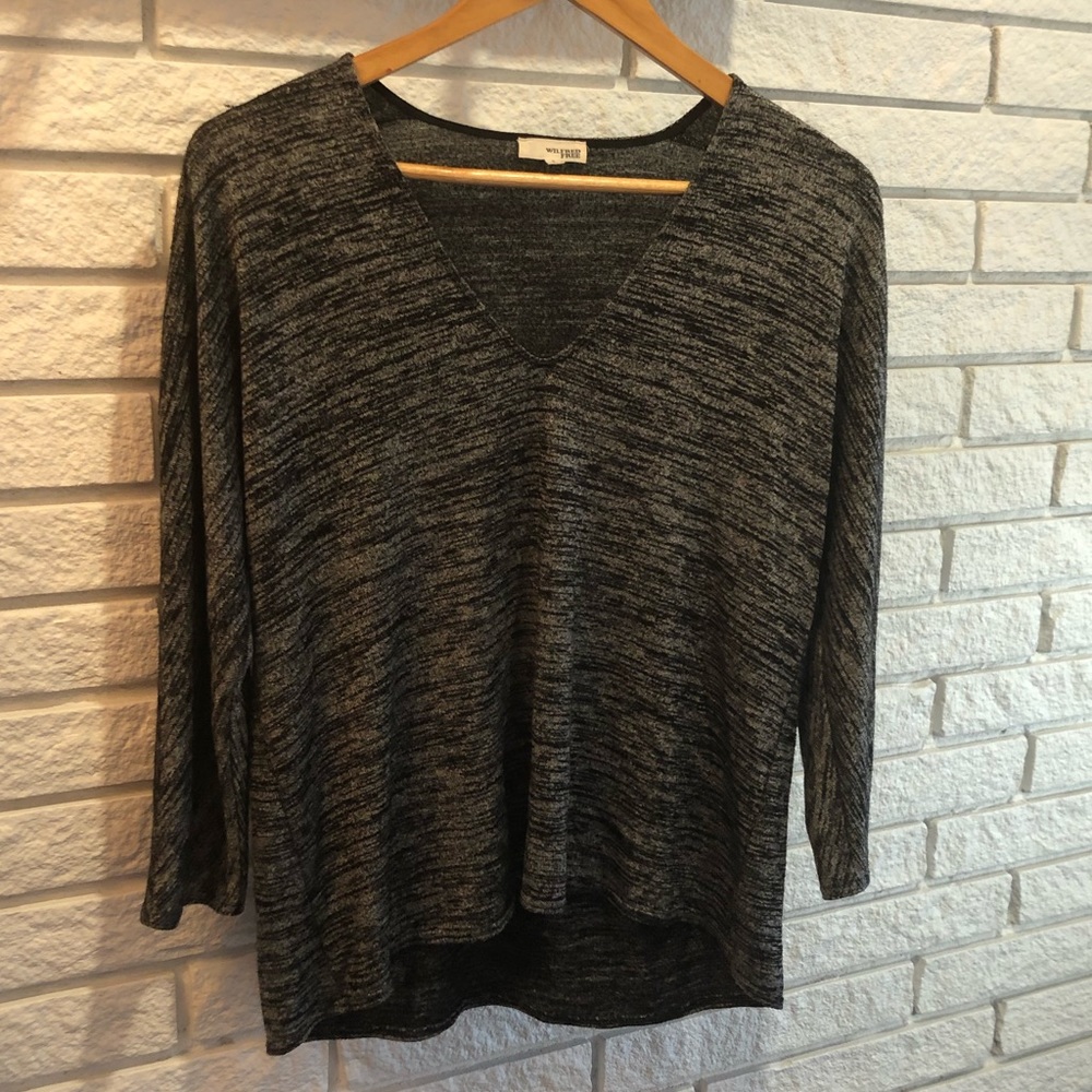 Wilfred 3/4 Sleeve V-Neck Shirt sz S
